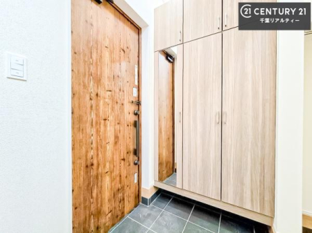 ���� ���ċA���Ă��Ă��A�������܁I�����������Ȃ�A�D�����}������Ă�����ԂɂȂ��Ă��܂��B
���邭��������錺�ւł��I