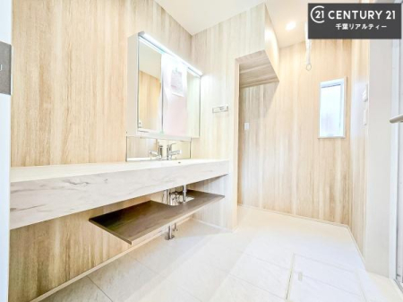 ���ʑ�E���ʏ� �I�[�v���^�C�v�̐��ʑ�́A�������ōa���Ȃ�������ꂪ���₷�����͓I�Ȑ��ʑ�ł��I�����̐g�x�x�����K�I