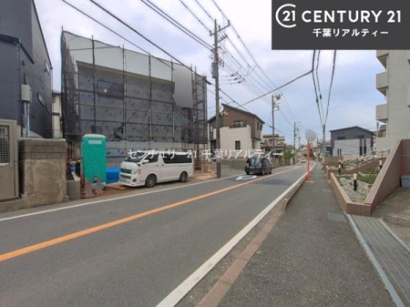 �O�ʓ��H�܂ތ��n�ʐ^ �O�ʓ��H��8���~4���I
�Ԍɓ��ꂪ���ȕ������S�ł��ˁB