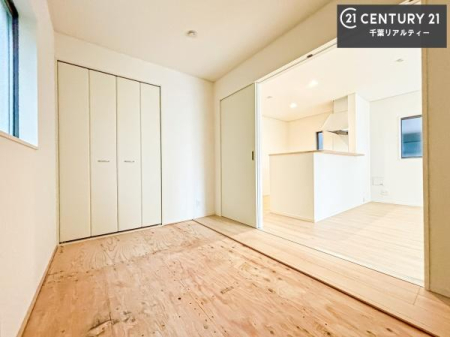 �a�� �܂���͕~����Ă���܂��񂪁A���r���O�Ɨאڂ��Ă���a���ł��I�q�ԂƂ��Ă͂������A�Ǝ��̋x�e�X�y�[�X�Ƃ��Ďg�p����̂������ł��ˁI