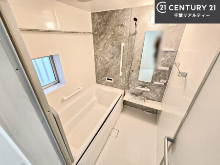 ���� �������������l�̕��͋C�̃o�X���[���́A�����o�Ă��ăo�X�^�C�����[���I
���d���撣���Ă��邲�J���ɂ��D�݂̍���̓����܂����āA�y����ł݂Ă͂������ł��傤���H