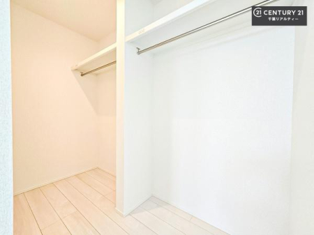 ���[ �E�H�[�N�C���N���[�[�b�g�t���ł��B��������̂��m���Ȃǂ����[���Ă��������ł��ˁI���ɂ���@�������ȂǋG�ߕ��̑傫�ȉƓd�����[�ł��܂��I