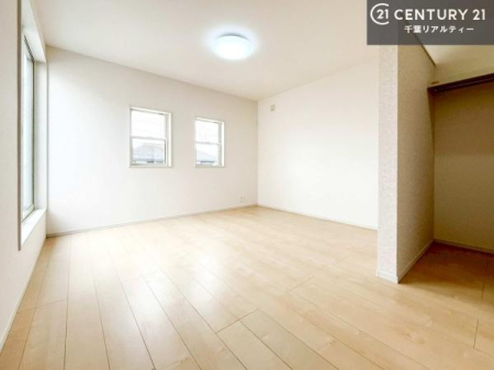 �Q�� �D���������������ޗm���́A���̖ڊo�߂��C�������ǂ������ł��ˁB���������Ԃ��������Ɖ߂������Ƃ��ł��܂��B�D�����F�����̃t���[�����O���ǂ�ȉƋ�ɂ��}�b�`���܂��I