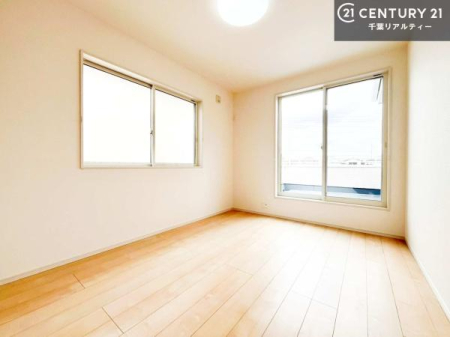 �m�� �o���R�j�[�ɖʂ��Ă���m���ł��B���邭�����肪����A���C����������ł��܂��I���N���āA�O�ɏo�Ĕw�L�т����[�ċz�����ǂ������}������邱�Ƃ��ł��܂��B