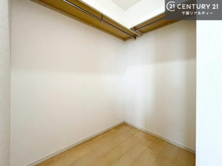 ���[ �E�H�[�N�C���N���[�[�b�g�t���ł��B��������̂��m���Ȃǂ����[���Ă��������ł��ˁI���ɂ���@�������ȂǋG�ߕ��̑傫�ȉƓd�����[�ł��܂��B