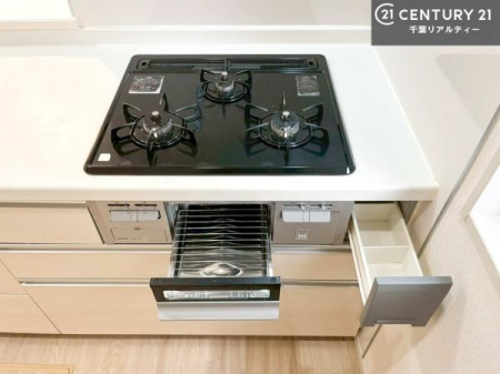 �L�b�`�� �R�����͎O������̂ł������̓����i�s���ł��܂��B
�������O�����t���ł��B�����X�y�[�X���L�X���Ă���׍�Ƃ����₷���I�g�����肪�ǂ��V�X�e���L�b�`���ł��I