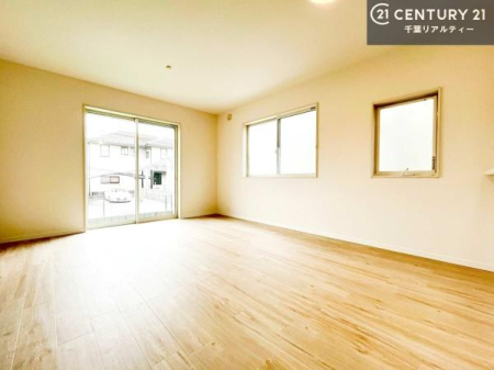 ���r���O �傫�ȑ����炽���Ղ�̗z���������閾�邢���r���O�B�J�����̂��郊�r���O�ŉƑ��c���̂��났�̎��Ԃ��߂����܂��I