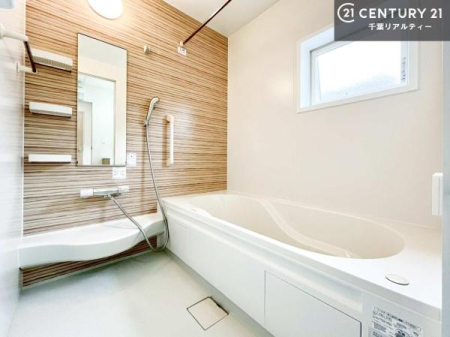 ���� �������������l�̕��͋C�̃o�X���[���́A�����o�Ă��ăo�X�^�C�����[���I
���d���撣���Ă��邲�J���ɂ��D�݂̍���̓����܂����āA�y����ł݂Ă͂������ł��傤���H