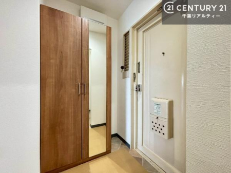 ���� �V���[�Y�{�b�N�X�t���B���ւ��Еt�����|�������₷���ł��I
�X�b�L���������ւŌ˂��J�����u�ԁA�������̂���S�n������Ԃ��o�}���Ă���܂��B