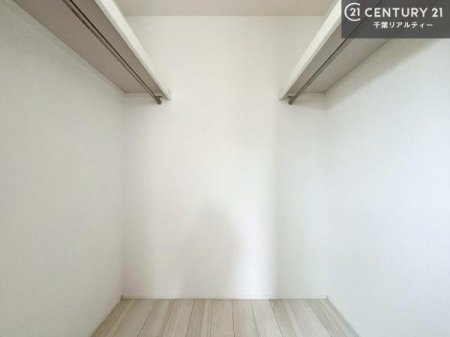 ���[ �E�H�[�N�C���N���[�[�b�g�t���ł��B��������̂��m���Ȃǂ����[���Ă��������ł��ˁI���ɂ���@�������ȂǋG�ߕ��̑傫�ȉƓd�����[�ł��܂��B