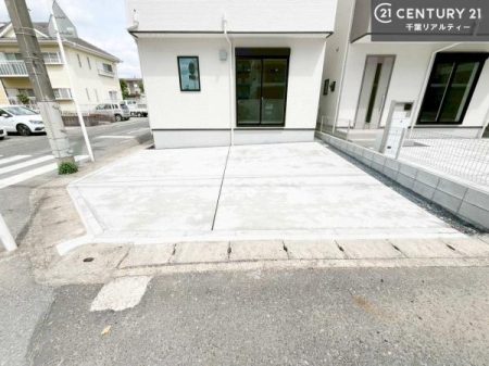 ���ԏ� ���ԃX�y�[�X��2�䕪����܂��I�Z�J���h�J�[�͂������A�o�C�N�⎩�]�ԂȂǂ��u���ꏊ�ɍ���܂���B