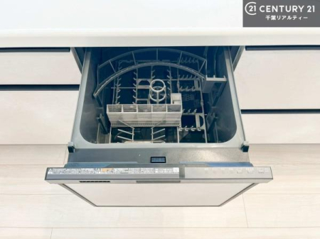 �L�b�`�� �H��@�t���̃L�b�`���ł��I�Z���������r��h�~�Ƃ��đ�ϊ��􂷂�֗��Ȏd�l�ł��I�r���g�C���Ȃ̂ŃL�b�`���̏ꏊ����炸�����X�y�[�X���L���g�����Ƃ��o���܂��I