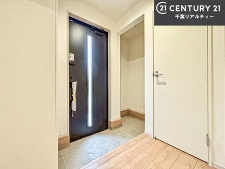 ���� ���֎��[���[�����Ă���̂ŁA���֎��肪�X�b�L���Еt�����q���ɌC�̒u����ɍ���܂���I