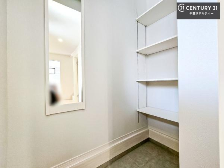 ���[ �V���[�Y�C���N���[�N�t���ł��I�V���[�Y�����łȂ��x�r�[�J�[��܂��ݎ��]�ԁA�A�E�g�h�A�p�i���X�b�L���ƕЕt�����܂��I