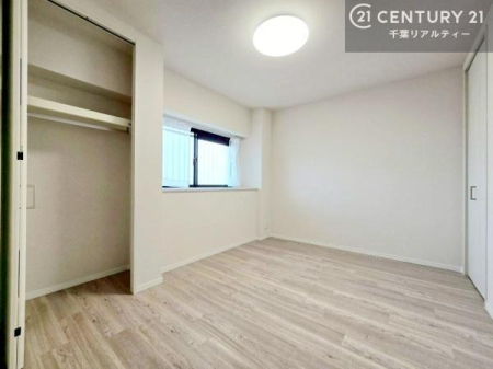 �Q�� ���[������6.0���̐Q���́A�ߗނȂǂ��������萮���ł��邽�ߋ������L���g���A�������Ƃ��낰���Ԃł��B