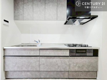 �L�b�`�� ���[�X�y�[�X���[�����Ă���A�L�b�`���܂�����������ƕۂ��Ȃ���A�L�X�Ƃ��������X�y�[�X���m�ہB���K�ȍ�Ɗ��ŁA�����̂����������X���[�Y�ɂ͂��ǂ�܂��B