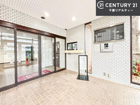 �G���g�����X �z������̗ǂ��G���g�����X�́A���Ƒ��₨�q�l���������}���Ă���܂��B
�����̕�炵�ɐS�n�悳�������炵�Ă�����Ԃł��B