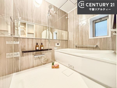 ���� �������������l�̕��͋C�̃o�X���[���́A�����o�Ă��ăo�X�^�C�����[���I
���d���撣���Ă��邲�J���ɂ��D�݂̍���̓����܂����āA�y����ł݂Ă͂������ł��傤���H