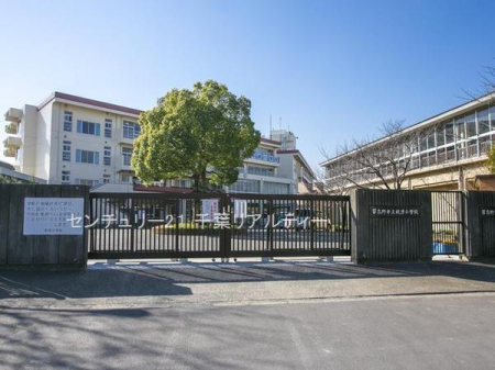 ���ӊ� �y���w�Z�z�K�u��s���H�Ï��w�Z�F600m