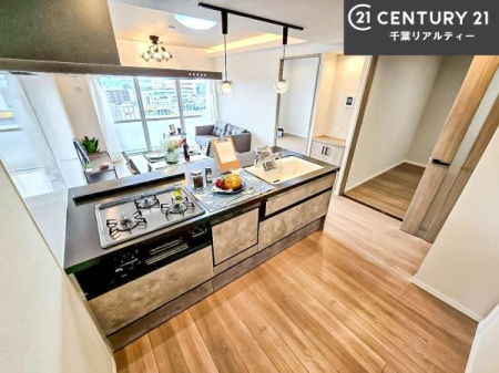 �L�b�`�� ��Ƃ肠�钲���X�y�[�X�ō�Ƃ����₷�����K�ȃL�b�`���ł��I
���q�l�ƈꏏ�ɂ��َq������y���߂�L�X�X�y�[�X�ł��B�y�����������ԂɂȂ肻���ł��ˁI