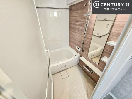 ���� �������������l�̕��͋C�̃o�X���[���́A�����o�Ă��ăo�X�^�C�����[���I
���d���撣���Ă��邲�J���ɂ��D�݂̓����̓����܂����āA�y����ł݂Ă͂������ł��傤���H