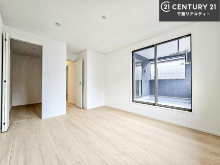 �m�� �o���R�j�[�ɖʂ��Ă���m���ł��B���邭�����肪����A���C����������ł��܂��I���[�X�y�[�X���[�����Ă���̂ŎU�炩�������������T�b�ƕЕt�����܂��I