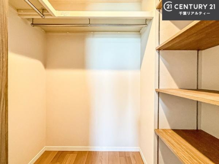 ���[ �E�H�[�N�C���N���[�[�b�g�t���ł��B��������̂��m���Ȃǂ����[���Ă��������ł��ˁI���ɂ���@�������ȂǋG�ߕ��̑傫�ȉƓd�����[�ł��܂��I