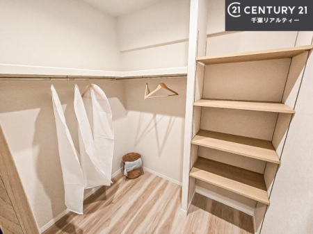 ���[ �E�H�[�N�C���N���[�[�b�g�t���ł��B��������̂��m���Ȃǂ����[���Ă��������ł��ˁI���ɂ���@�������ȂǋG�ߕ��̑傫�ȉƓd�����[�ł��܂��I