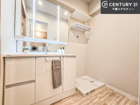 ���ʑ�E���ʏ� �O�ʋ��d�l�̐��ʏ��́A�g�����Ȃ݂����₷������I���͎��[�ɂȂ��Ă��܂��B�h���C���[�₨���ϓ����Еt������̂Ő��ʑ������X�b�L���ƌ����邱�Ƃ��o���܂��I