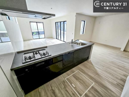 �L�b�`�� ��Ƃ����₷���V�X�e���L�b�`���ł��I���[����������t���Ă���̂ŁA�����X�y�[�X�ɕ���u���Ȃ��čςނ̂ŁA�L�X�g���āA���K�ɍ�Ƃ��ł��܂��I