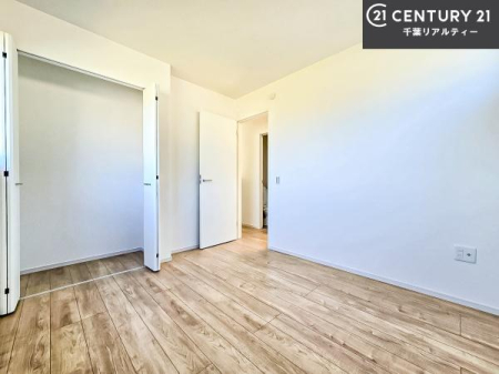 �Q�� �D���������������ޗm���́A���̖ڊo�߂��C�������ǂ������ł��ˁB���������Ԃ��������Ɖ߂������Ƃ��ł��܂��B�D�����F�����̃t���[�����O���ǂ�ȉƋ�ɂ��}�b�`���܂��I