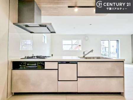 �L�b�`�� ��Ƃ����₷���V�X�e���L�b�`���ł��I���[����������t���Ă���̂ŁA�����X�y�[�X�ɕ���u���Ȃ��čςނ̂ŁA�L�X�g���āA���K�ɍ�Ƃ��ł��܂��I