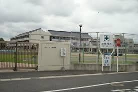 ���ӊ� �y���w�Z�z���s����񒆊w�Z�F1300m