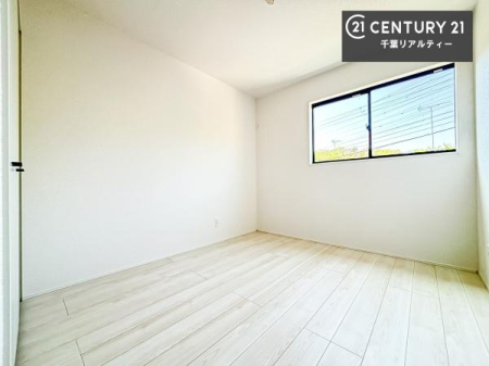 �m�� �V���v���Ƀf�U�C������Ă��邽�߁A�Ƌ��I�т܂���I
���C�ɓ���̉Ƌ��u���Ă��낰���Ԃ���邱�Ƃ��ł��܂��B
