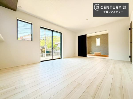 ���r���O �S�n�ǂ����r���O�͉Ƒ������R�ƏW�܂�܂��B�Ƒ��c�R�̎��Ԃ����������ł��B���Ƒ��ƁA����w�[���������Ԃ��߂��������ł��ˁB