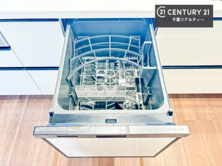 �L�b�`�� �H��@�t���̃L�b�`���ł��I�Z���������r��h�~�Ƃ��đ�ϊ��􂷂�֗��Ȏd�l�ł��I�r���g�C���Ȃ̂ŃL�b�`���̏ꏊ����炸�����X�y�[�X���L���g�����Ƃ��o���܂��I