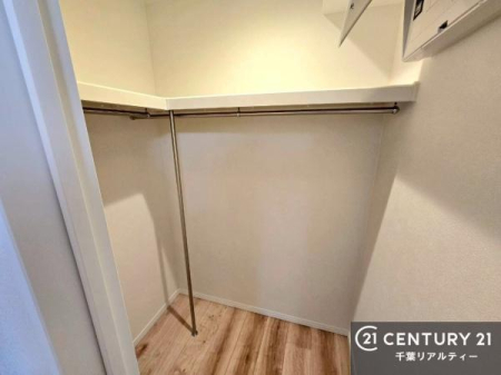 ���[ �E�H�[�N�C���N���[�[�b�g�t���ł��B��������̂��m���Ȃǂ����[���Ă��������ł��ˁI���ɂ���@�������ȂǋG�ߕ��̑傫�ȉƓd�����[�ł��܂��I