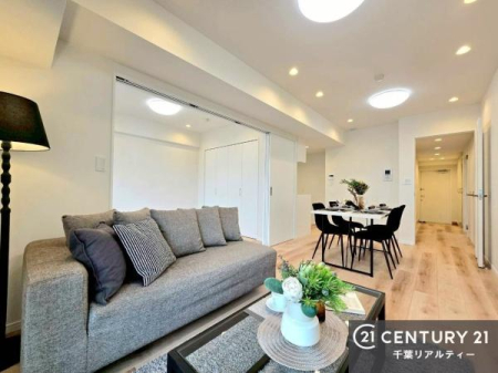 ���r���O �J�����̂���L�XLDK�I�\�t�@�[��_�C�j���O�e�[�u����u���Ă������ɂȂ�Ȃ��̂ŉ��K�ɉ߂����܂��I�R�~���j�P�[�V���������₷�����r���O�ł��I