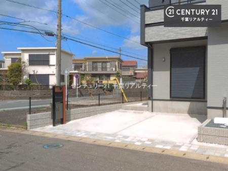 ���ԏ� ���ԃX�y�[�X��2�䕪����܂��I�Z�J���h�J�[�͂������A�o�C�N�⎩�]�ԂȂǂ��u���ꏊ�ɍ���܂���B