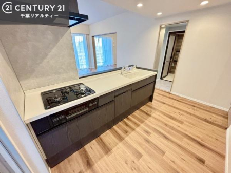 �L�b�`�� ��Ƃ肠�钲���X�y�[�X�ō�Ƃ����₷�����K�ȃL�b�`���ł��I
���q�l�ƈꏏ�ɂ��َq������y���߂�L�X�X�y�[�X�ł��B�y�����������ԂɂȂ肻���ł��ˁI