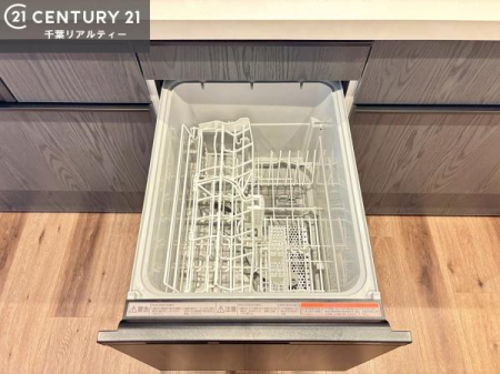 �L�b�`�� �H��@�t���̃L�b�`���ł��I�Z���������r��h�~�Ƃ��đ�ϊ��􂷂�֗��Ȏd�l�ł��I�r���g�C���Ȃ̂ŃL�b�`���̏ꏊ����炸�����X�y�[�X���L���g�����Ƃ��o���܂��I