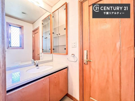 ���ʑ�E���ʏ� �g�Ȃ�𐮂�����ʏ��́A���������厖�ł��I������̐������̂��镵�͋C�����o�I�C�����悭���g�����������܂��B�L�X�����X�y�[�X���������ł��ˁI
