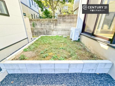 �� �z������ǍD�Ȃ���ł��I���ꂽ���ɂ͐�������n����J���I�Ȏ��Ԃ��y���߂܂��B
�K�[�f�j���O��ƒ�؉����y���߂܂��I