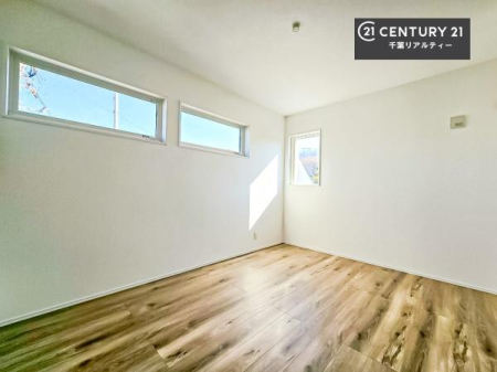 �m�� �V���v���Ƀf�U�C������Ă��邽�߁A�Ƌ��I�т܂���I
���C�ɓ���̉Ƌ��u���Ă��낰���Ԃ���邱�Ƃ��ł��܂��B