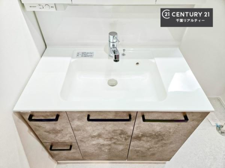 ���ʑ�E���ʏ� �[�����ʑ�{�E���́A�������˂ɂ����̂ł�����ꂪ�y�X�I���������ۂĂ܂��I
�L���C�Ȑ��ʏ��Ŏ��������̃��`�x�[�V�������オ��܂��ˁI