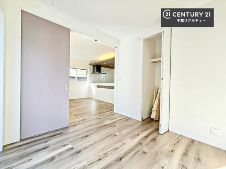 �m�� ���r���O�Ɨאڂ����m���ł��I�Ǝ��̋x�e�X�y�[�X��L�b�Y�X�y�[�X�Ƃ��Ċ��p����̂��悳�����ł��ˁI���邭��������������܂��I