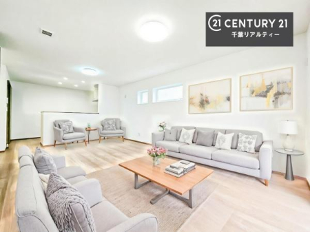 ���r���O �Ƌ��CG�p�[�X�ł��B�J�����̂���L�XLDK�I�\�t�@�[��_�C�j���O�e�[�u����u���Ă������ɂȂ�Ȃ��̂ŉ��K�ɉ߂����܂��I�R�~���j�P�[�V���������₷�����r���O�ł��I