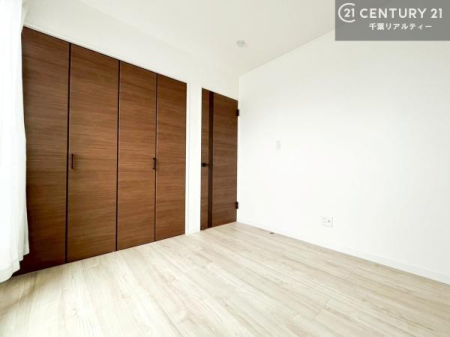 �m�� ���[�X�y�[�X�����Ă��܂��I�������X�b�L�����ڂ��鎖���ł��܂��ˁB
�Ƌ��I�΂Ȃ��V���v���ȃf�U�C���ׁ̈A�Ƌ��I�΂����C�ɓ���̋�ԍ�肪�ł������ł��ˁB