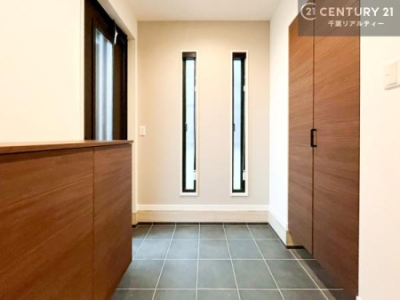 ���� ���֎��[���[�����Ă���̂ŁA���֎��肪�X�b�L���Еt�����q���ɌC�̒u����ɍ���܂���I