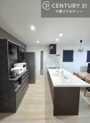 �L�b�`�� ��l�C�̑Ζʎ��V�X�e���L�b�`�����̗p���Ă��܂��I���Ƒ��̃R�~���j�P�[�V���������R�Ƒ�����݌v�ł��B
���q�l�ɂ��ڂ��͂��̂Ŋ������ł��ˁB���[�͂�����܂��I